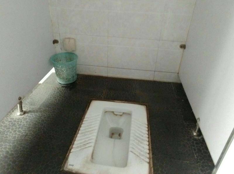 蹲式廁所堵了怎么辦